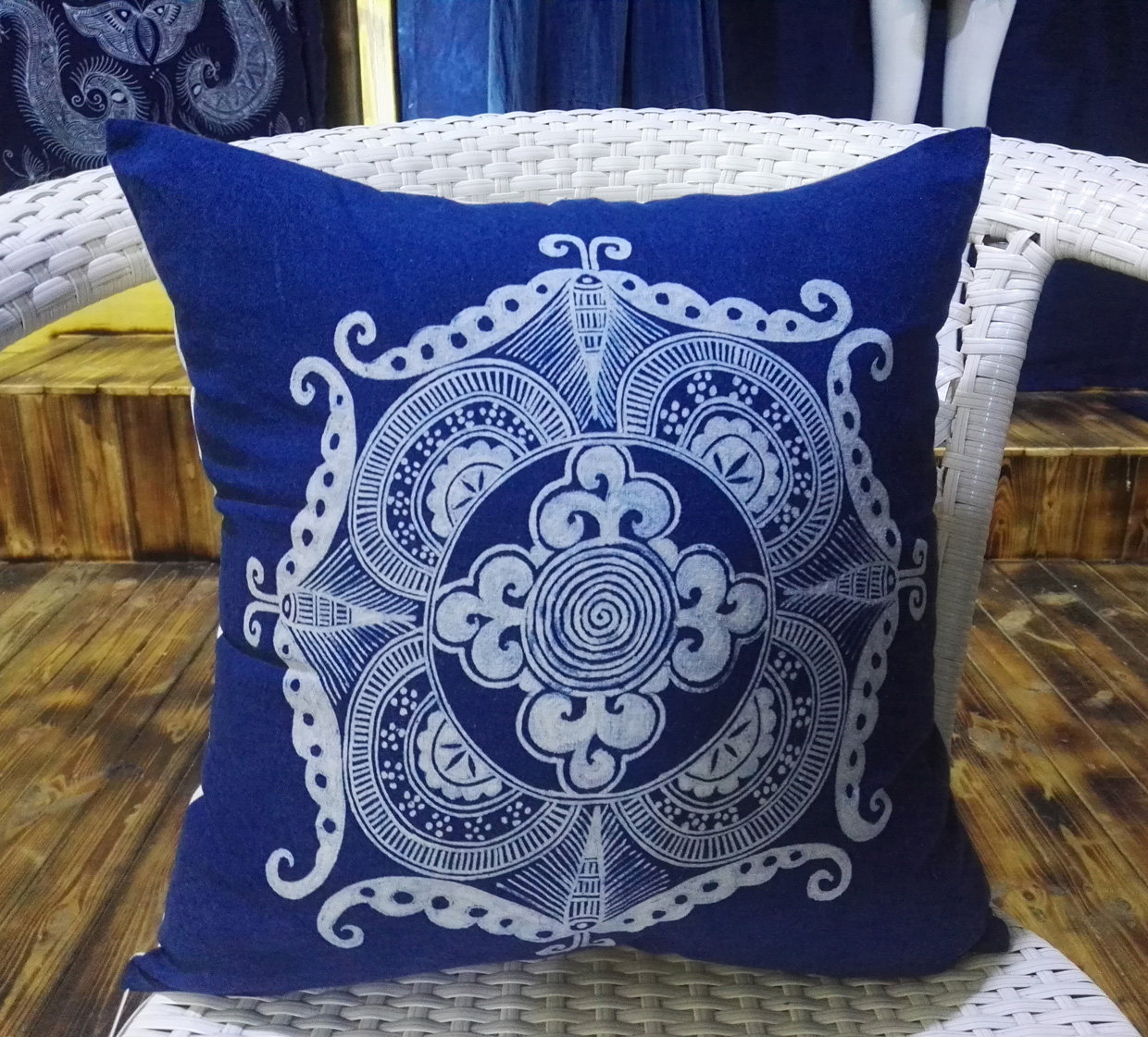 Wax dyeing and holding pillow cushions table mat set for processing traditional pattern set to do non-body experience Danzihai batik Guizhou wax dyeing