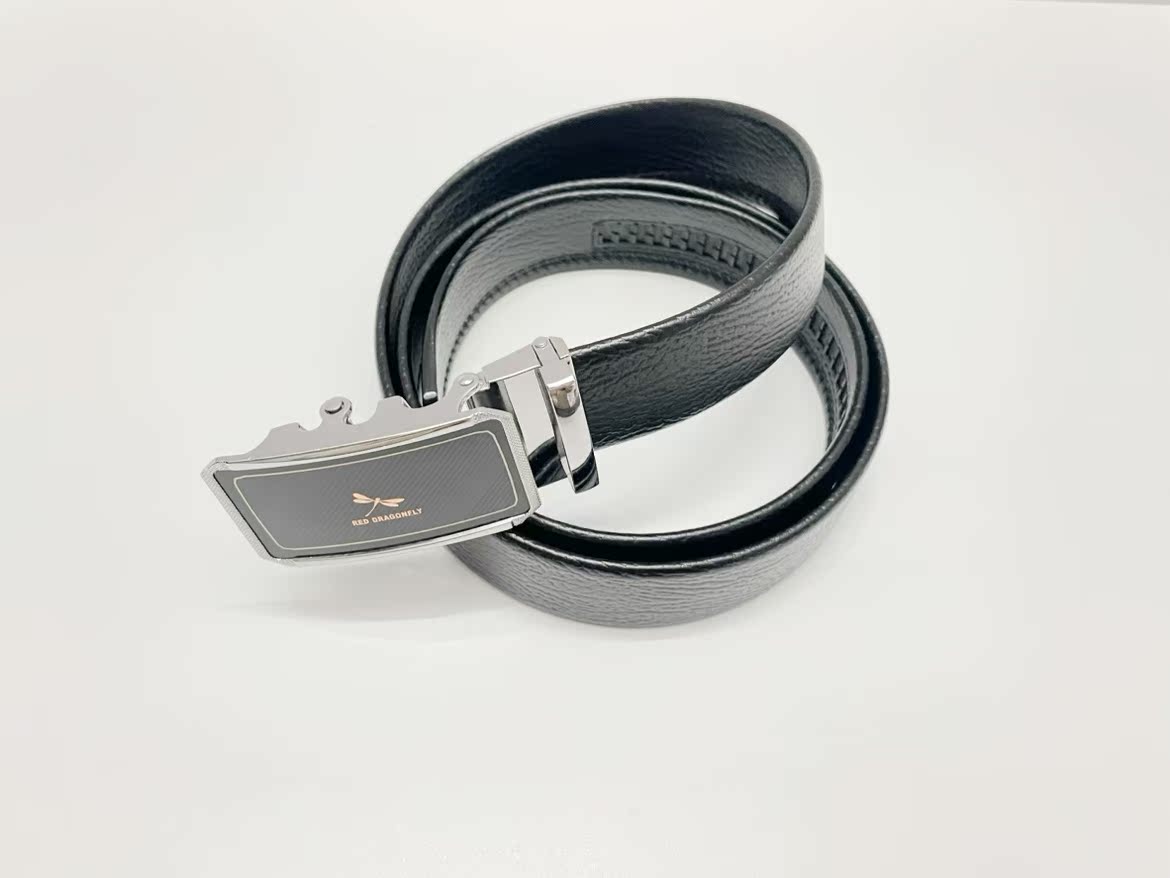 美国男士皮带:个性时尚与经典设计的融合解析