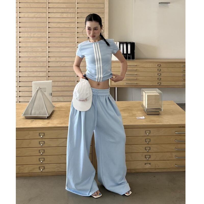 Street Style Three-Stripe Sports Suit, Round-Neck Short-Sleeve T-Shirt + Floor-Length Pants, Sweet and Cool Casual Two-Piece Set for Girls