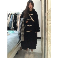 Черный, не выцветает