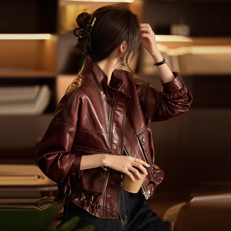 Yijiangnan Genuine Leather Jacket for Women, Short Style, Stand Collar, Oil-Waxed Top-Layer Sheepskin Jacket, Haining 2026 Spring New Model Yijiangnan Genuine Leather Jacket for Women, Short Style, Stand Collar, Oil-Waxed Top-Layer Sheepskin Jacket, Haining 2026 Spring New Model