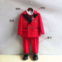 Красный костюм, штаны, рубашка, галстук-бабочка на лацкан