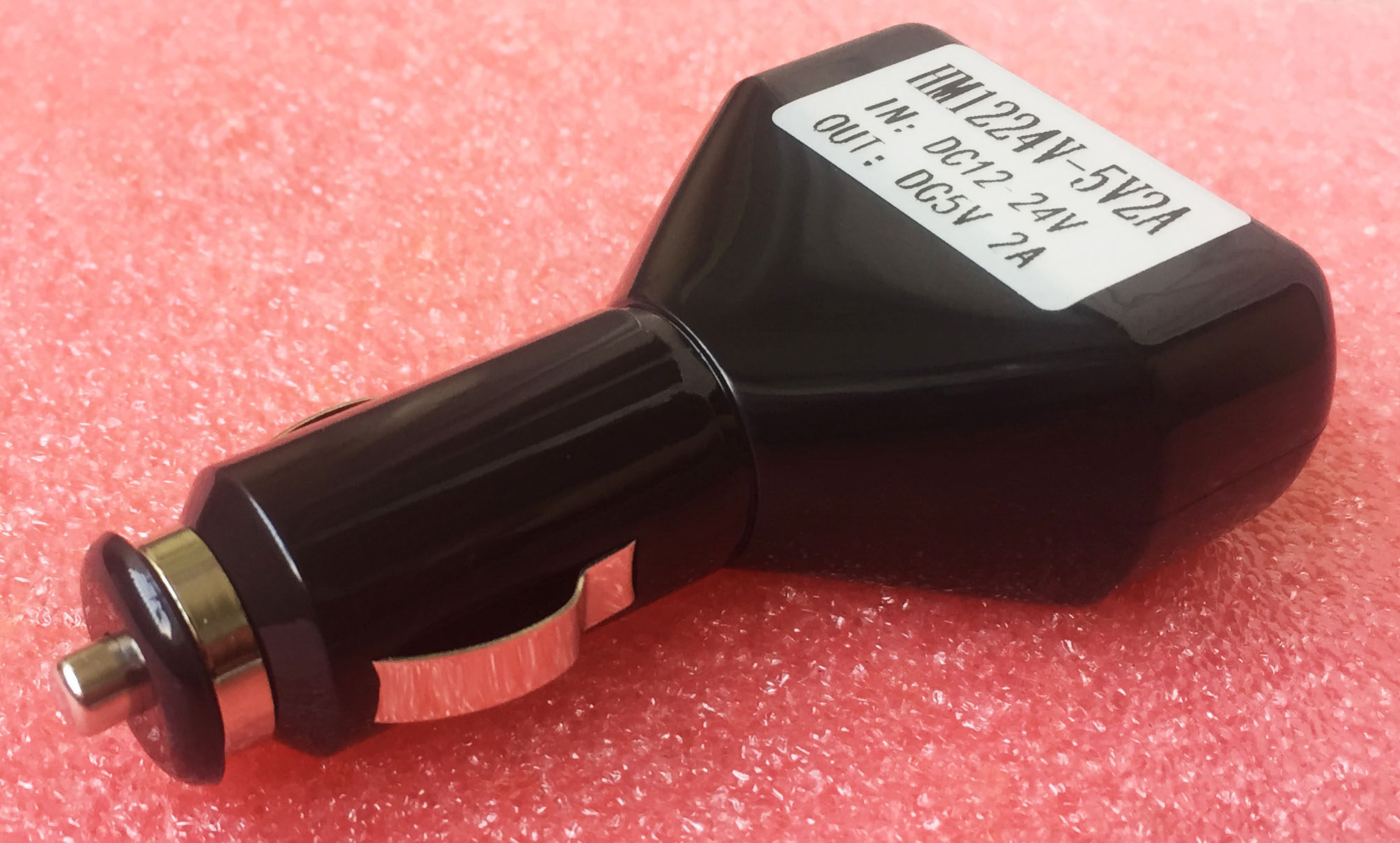 Common ground isolated car charger to eliminate noise navigation driving recorder power point cigarette butt USB mobile phone charger