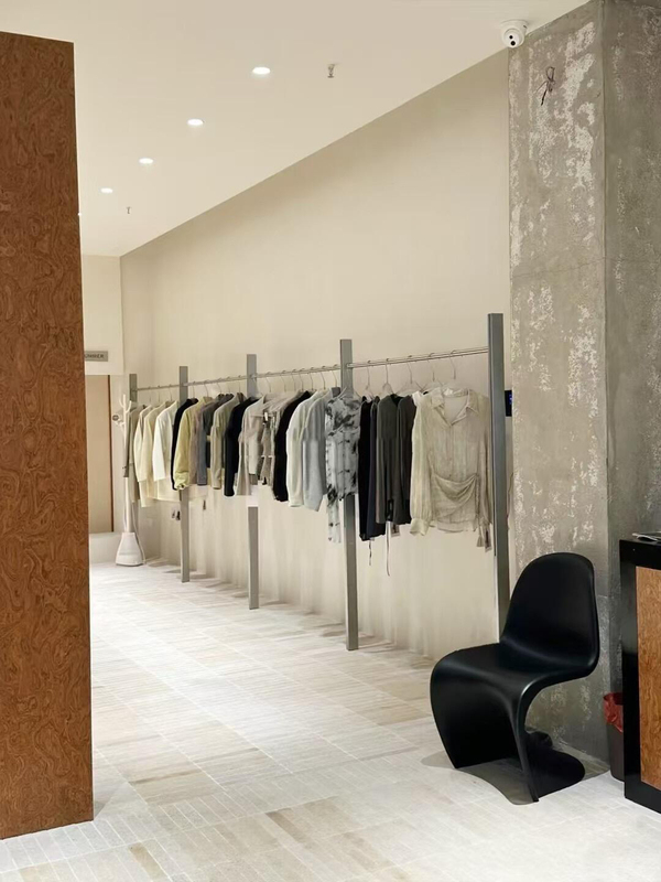 Clothing Store Industrial Style Display Rack, Floor-Standing Display Rack, Shoe and Bag Glass Display Rack, Stainless Steel Wall-Mounted Display Shelf