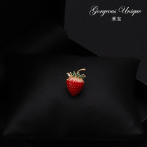 Japanese and Korean cute cartoon fruit high quality three-dimensional hand-painted strawberry texture small collar pin jewelry collar buckle corsage