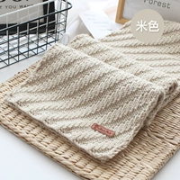 Количество бежевого шарфа+кожаная этикетка инструмента