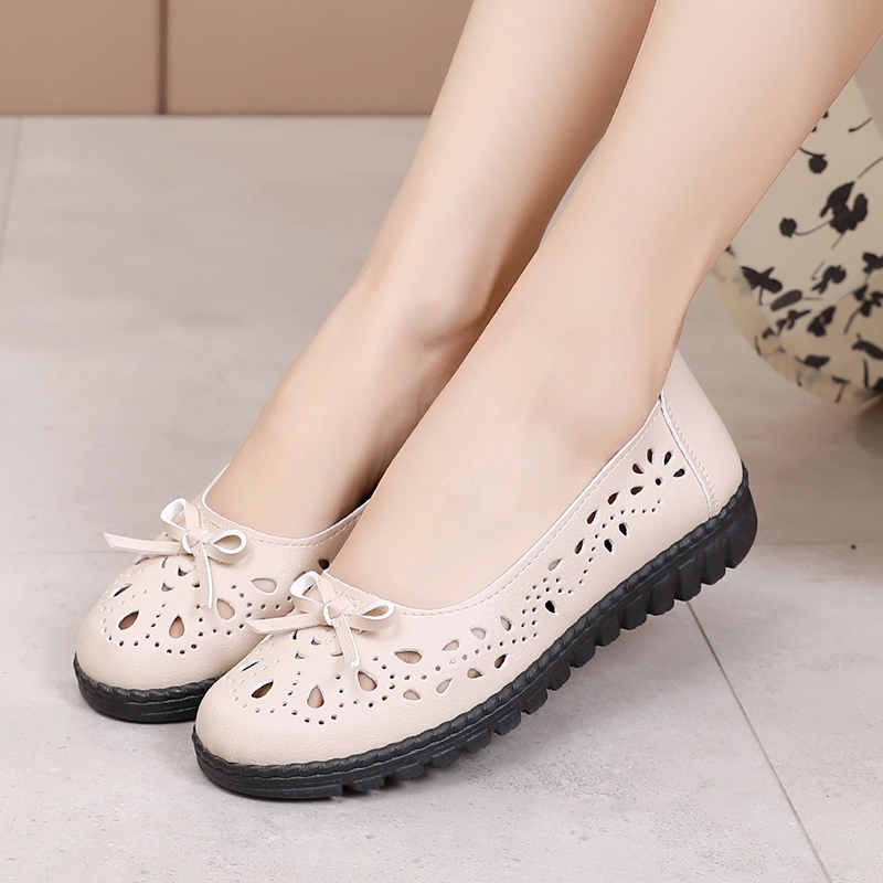 Mom's Shoes, Women's Single Shoes, New Summer Style, Comfortable Soft Sole, Thin Casual Shoes for Middle-Aged and Elderly Women, Hollow-Out Flat Leather Shoes Mom's Shoes, Women's Single Shoes, New Summer Style, Comfortable Soft Sole, Thin Casual Shoes for Middle-Aged and Elderly Women, Hollow-Out Flat Leather Shoes