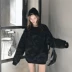 Quần áo mùa thu phong cách retro Hồng Kông nữ 2018 mới in chữ ngụy trang màu đen đẹp trai hoang dã cộng với áo len nhung shop thời trang nữ Áo len