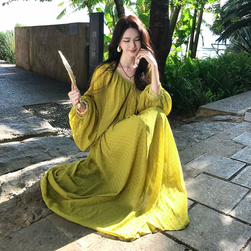 New Chinese-Style Zen Cool Green V-Neck Loose Vacation Dress for Women, Summer Light and Relaxed Long Dress