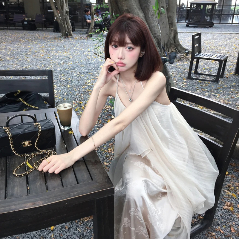 French-Style Pure and Desirable Vacation-Style Sleeveless Halter Neck Dress for Women, Summer Design with Backless Feature, Long Dress for the Beach