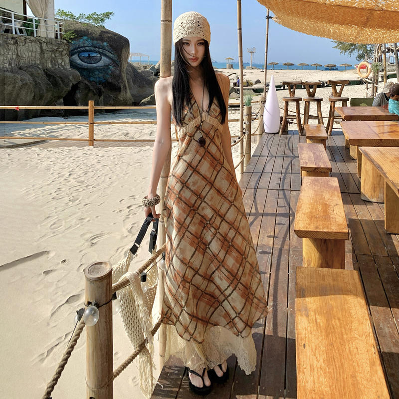 Northwest Xinjiang Travel Retro Plaid Print Bohemian Halter Dress Women's Summer Beach Photo Shoot Long Dress