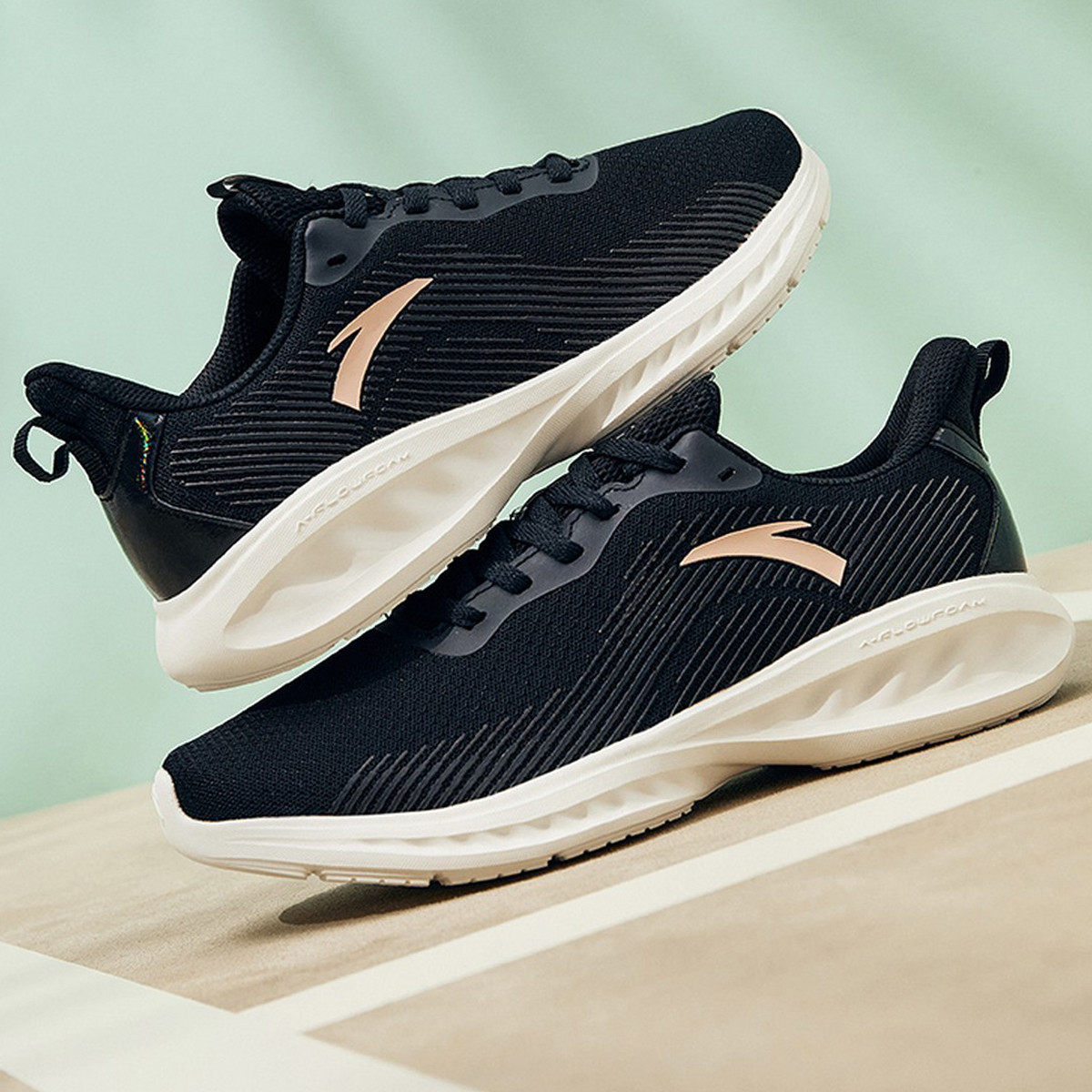 Anta women's shoes 2022 spring new mesh breathable light soft bottom shock-absorbing sports and leisure running shoes 122135568