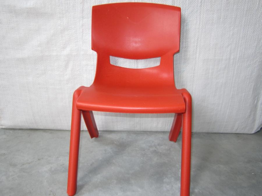The Yukon brand Children's chair kindergarten table and chairs securely and durable bearing 160 catty imported chair