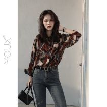  Retro Hong Kong style loose printed shirt womens autumn and winter design sense niche color long-sleeved temperament top chiffon shirt