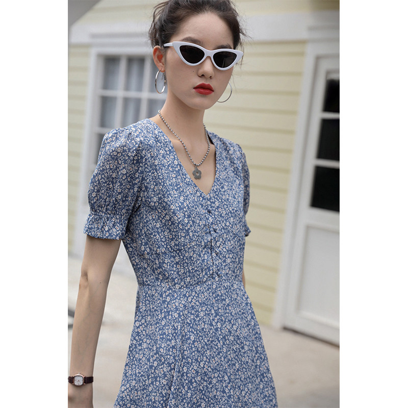 Skirt women's 2020 new summer small fresh vintage floral skirt waist thin temperament small dress