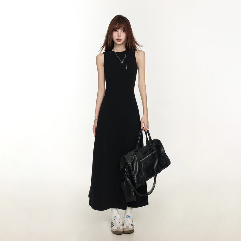 Black Round-Neck Knitted Vest Dress for Women 2026 Summer Elegant High-End Little Black Dress Waist-Cinching Slimming Long Dress
