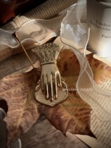 FUDABao ) Ladys Hand Vintage Hand Account Clip ins Hand Type Book Clip Niche Photo Pose Decorative Props