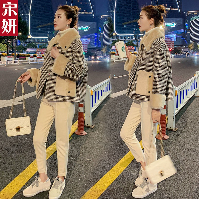 Áo len lông cừu nhỏ Tương Phong nữ ngắn 2019 mùa đông Hàn Quốc phiên bản lỏng của houndstooth len khâu áo khoác dày - Áo khoác ngắn