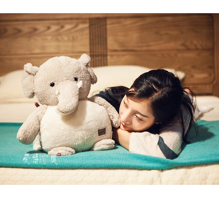 Gối chăn đôi sử dụng voi nhỏ gối đệm gối ba trong một nữ nam nghỉ trưa văn phòng ấm tay tay gối Gối văn phòng 2 trong 1