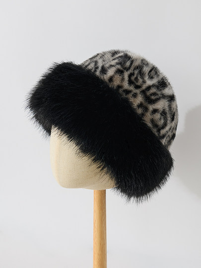 Autumn and winter new leopard print plush fisherman hat for women, thickened windproof, face-friendly, Mongolian style, large head circumference, warm hat
