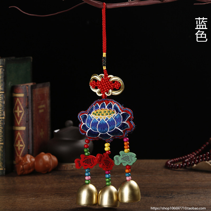 Batch of new handmade windbells Yunnan ethnic wind bifacial embroidered wind Suzuki three-bell car pendant featured hanging decoration