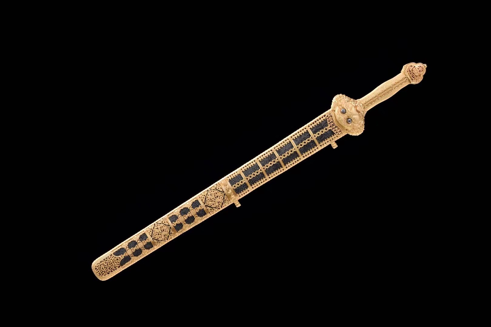 Master Ji Satoshi, master of arts and crafts of Zhejiang Province, as unopened blade of Yongle sword