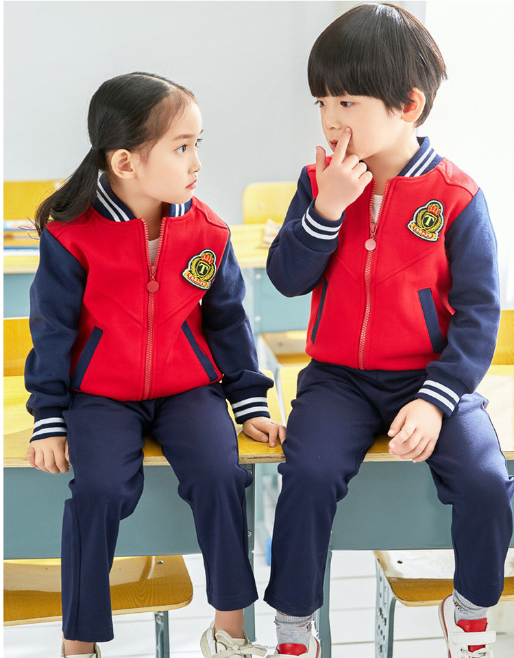 Quần áo mẫu giáo đồng phục thể thao màu đỏ đồng phục tiểu học và trung học phổ thông gió nam và nữ phục vụ lớp tùy chỉnh áo trẻ em