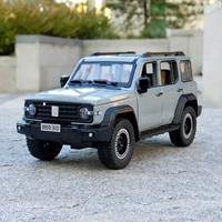 Реалистичный танк, внедорожный легкосплавный автомобиль, модель автомобиля, игрушечная машина со светомузыкой, масштаб 1:24, подарок на день рождения