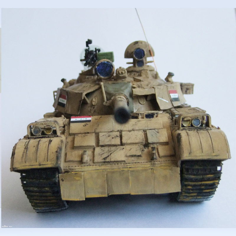 Trumpeter Assembled Military Model 1/35 Iraqi Chariot Army 69-II Tank with Motor 00321