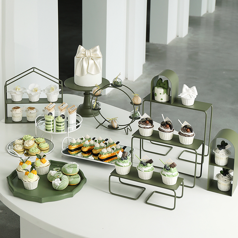 Dark Green Cake Stand Set for Outdoor Picnics, Snack Stands, Party Tea Breaks, Wedding High-End Luxury Cake Tray Dark Green Cake Stand Set for Outdoor Picnics, Snack Stands, Party Tea Breaks, Wedding High-End Luxury Cake Tray