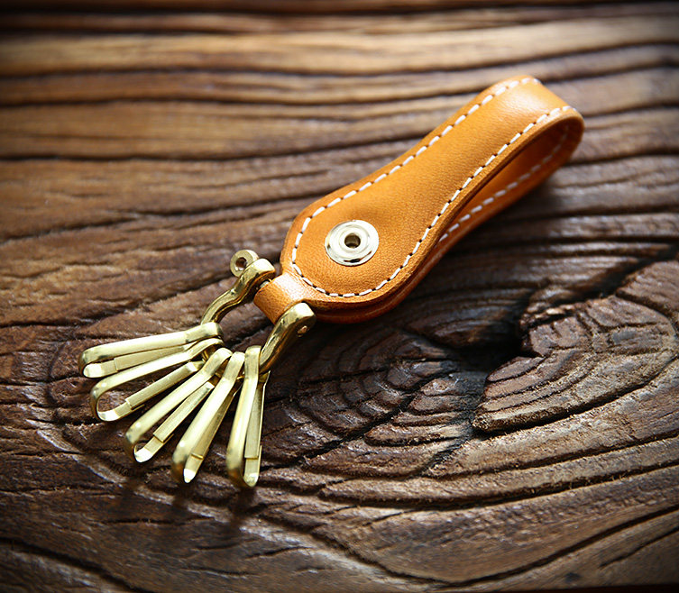 Брелок 手工植鞣牛皮钥匙扣男士简约头层真皮纯铜五金腰挂财布扣钥匙串 Cattle breeders