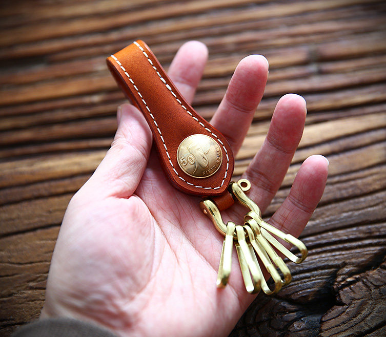 Брелок 手工植鞣牛皮钥匙扣男士简约头层真皮纯铜五金腰挂财布扣钥匙串 Cattle breeders