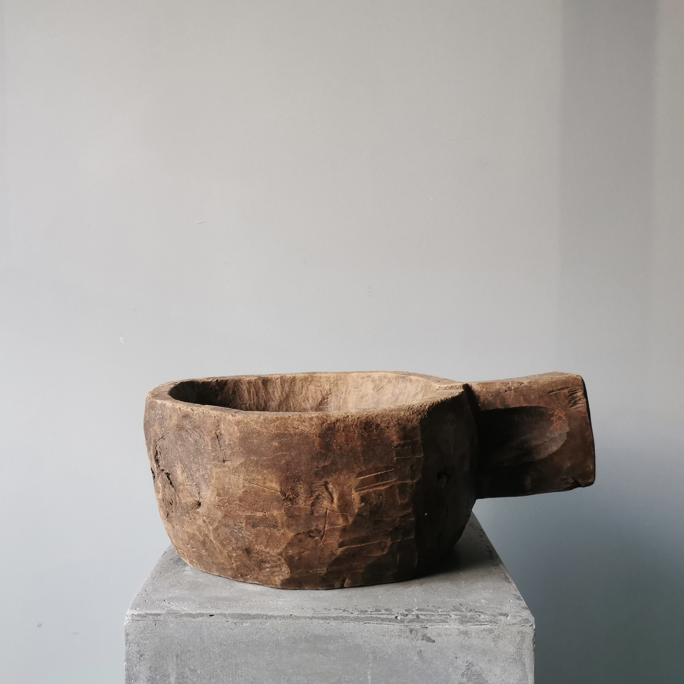 Collection of Things) wabisabi Silence Small Wooden Mortar Wood Scoop Containing tray props Hotel Minjuku Soft fitting space pendulum