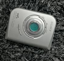 Sony WM-FX495 Classic Tape Walkman Tape Cartridge 2 Hands