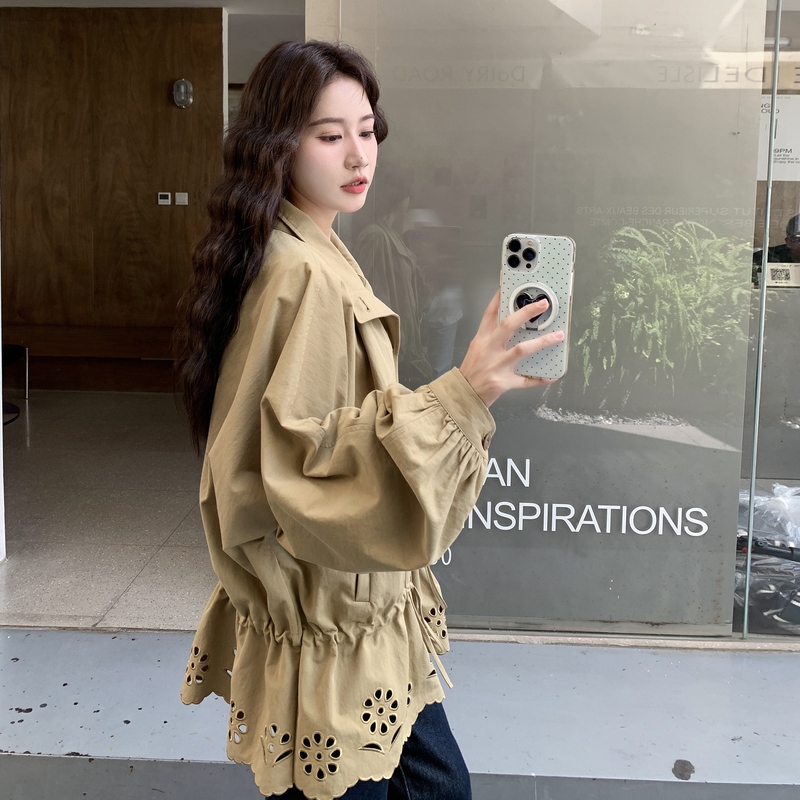 Unique and Super Stylish Lantern Sleeve Relaxed Trench Coat for Women, Autumn Korean Fashion Khaki Hollow-Out Printed Coat