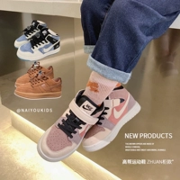 Кремовая спортивная обувь, детские кроссовки для отдыха, коллекция 2021, осенняя, тренд сезона, в западном стиле