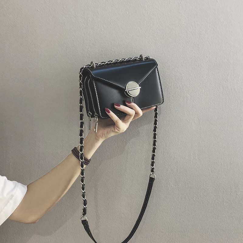 Feel the French niche bag 2021 spring and summer new simple women's bag all-match fashion popular messenger small bag tide