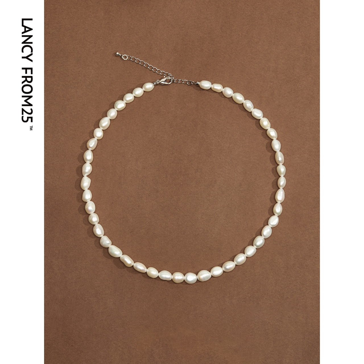 Lang Pose 2024 New Method Advanced Sensation Pearl Necklace Small Crowddesign Sensation Laminated Wearing Lock Bone Chain Sweater Chain Ornament-Taobao