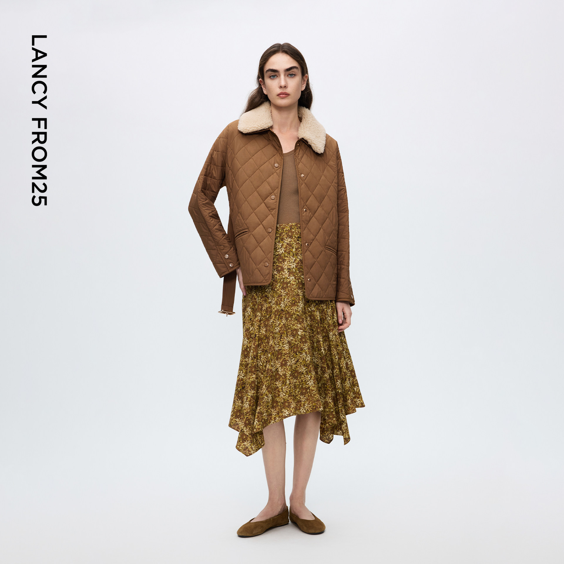 2024冬季如何选择 高质量的LANCY朗姿棉服？