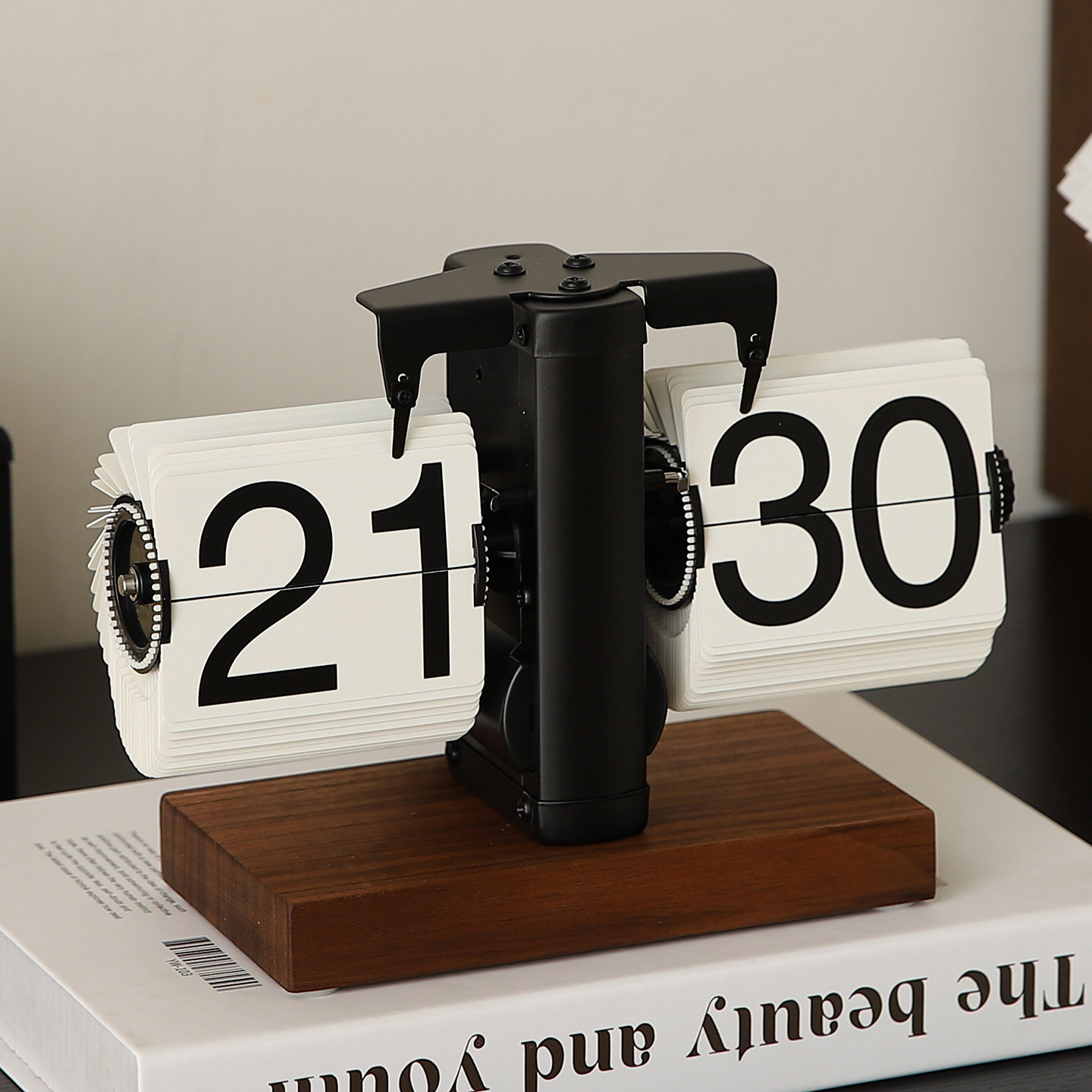 Light Luxury High-End Automatic Page-Turning Clock Desktop Ornament Retro Mechanical Watch Table Digital Clock Decorative Ornament