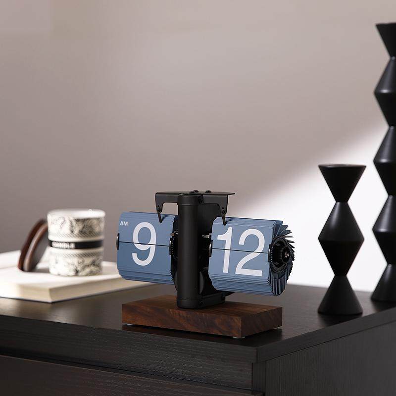 Light Luxury Automatic Page-Turning Clock Desktop Ornament Retro Mechanical Clock Tabletop Digital Clock Creative Living Room Decoration