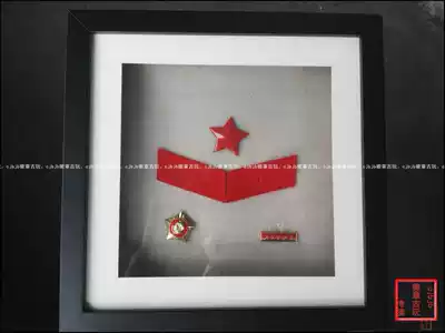 Collectibles display box-Cultural Revolution military costumes full set of 65-style cap emblem, chief political chairman Mao Zhang