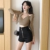 Xuân 2019 mới cổ chữ V sling + áo khoác ngắn + quần short cạp cao ba mảnh phù hợp với trang phục thời trang nữ - Bộ đồ Bộ đồ