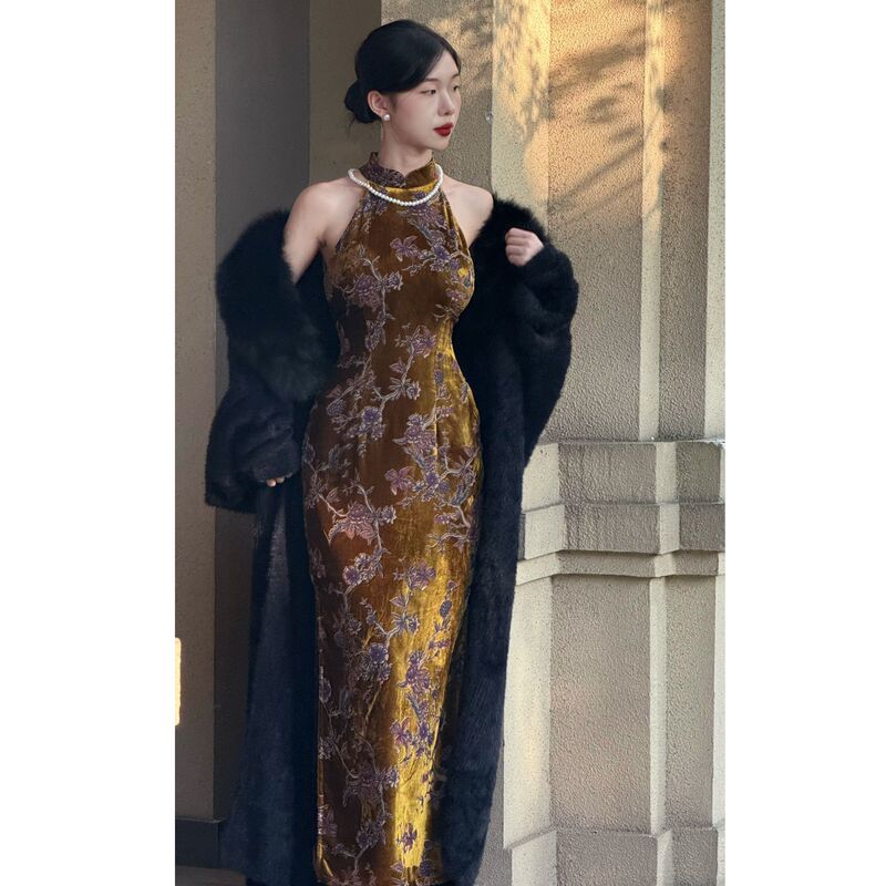 Autumn Fragrance ~ Golden Branch Hibiscus, Golden Cut-Out Velvet Long Heavy Crafted Autumn/Winter Elegant Mid-Length Cheongsam Autumn Fragrance ~ Golden Branch Hibiscus, Golden Cut-Out Velvet Long Heavy Crafted Autumn/Winter Elegant Mid-Length Cheongsam