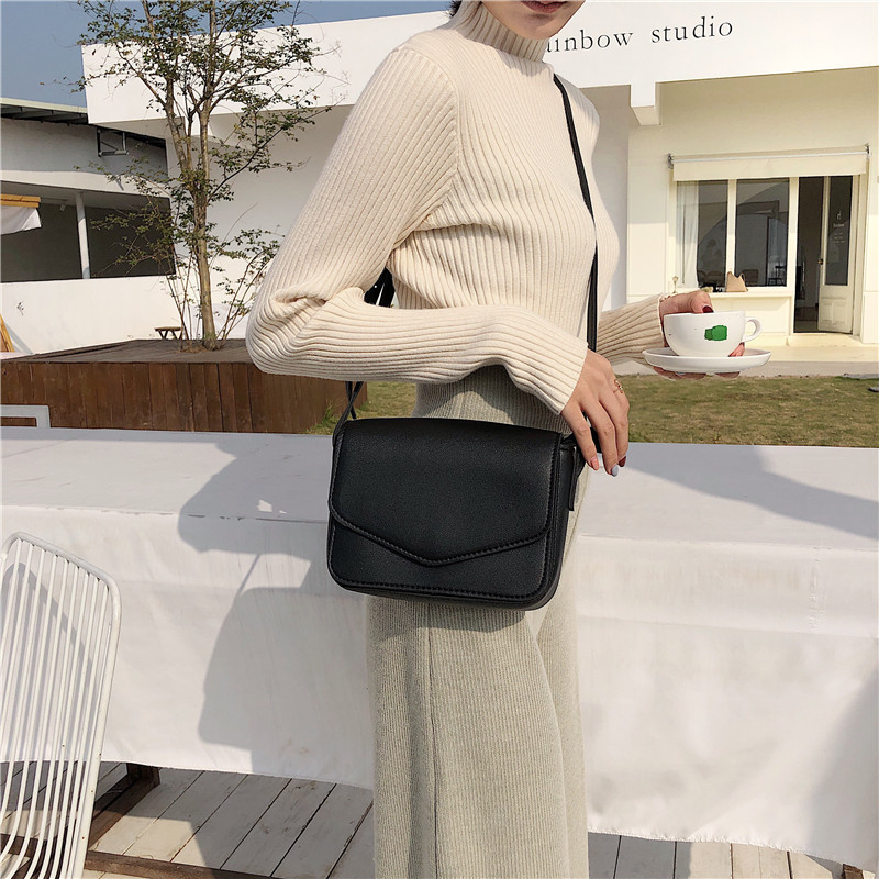 2019 túi nhỏ mới Hàn Quốc tính khí chéo chéo chic chic gió retro túi nhỏ vuông đơn giản hoang dã túi cô gái - Túi xách nữ túi da đeo chéo nữ