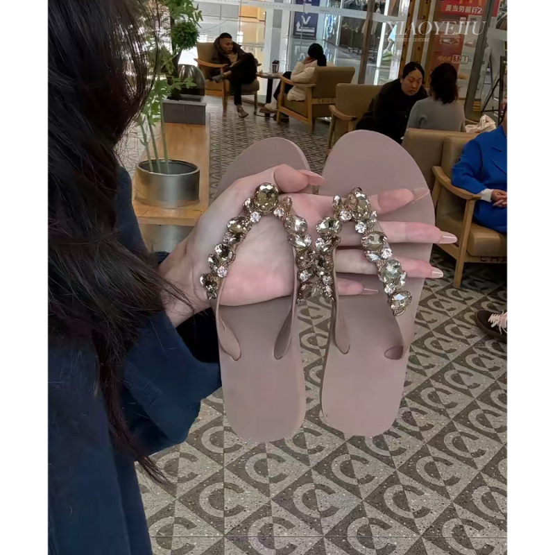 Rhinestone Slippers for the Beach, Non-Slip Sandals for Women, High-End Style, 2026 New Model, Super Popular and Stunning Flip-Flops Rhinestone Slippers for the Beach, Non-Slip Sandals for Women, High-End Style, 2026 New Model, Super Popular and Stunning Flip-Flops