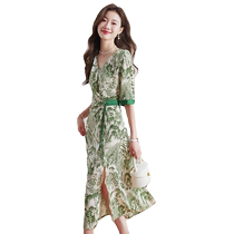 Goddess style fashionable and elegant v-neck printed dress 2024 summer new style waist slimming high-end slit long skirt