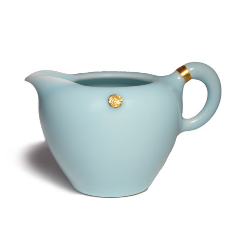 Taiwan's Tao Yijiangang Law Kiln New Sky Blue Ru Kiln is taking the fair cup porcelain Gong Cup glazed and warm
