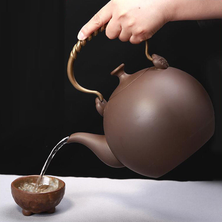 Taiwan tea school Tao Yuan bronze Boiling Kettle 1 7L Large capacity Tao pot Daily Boiling Kettle Burning Teapot Black Crystal Stove