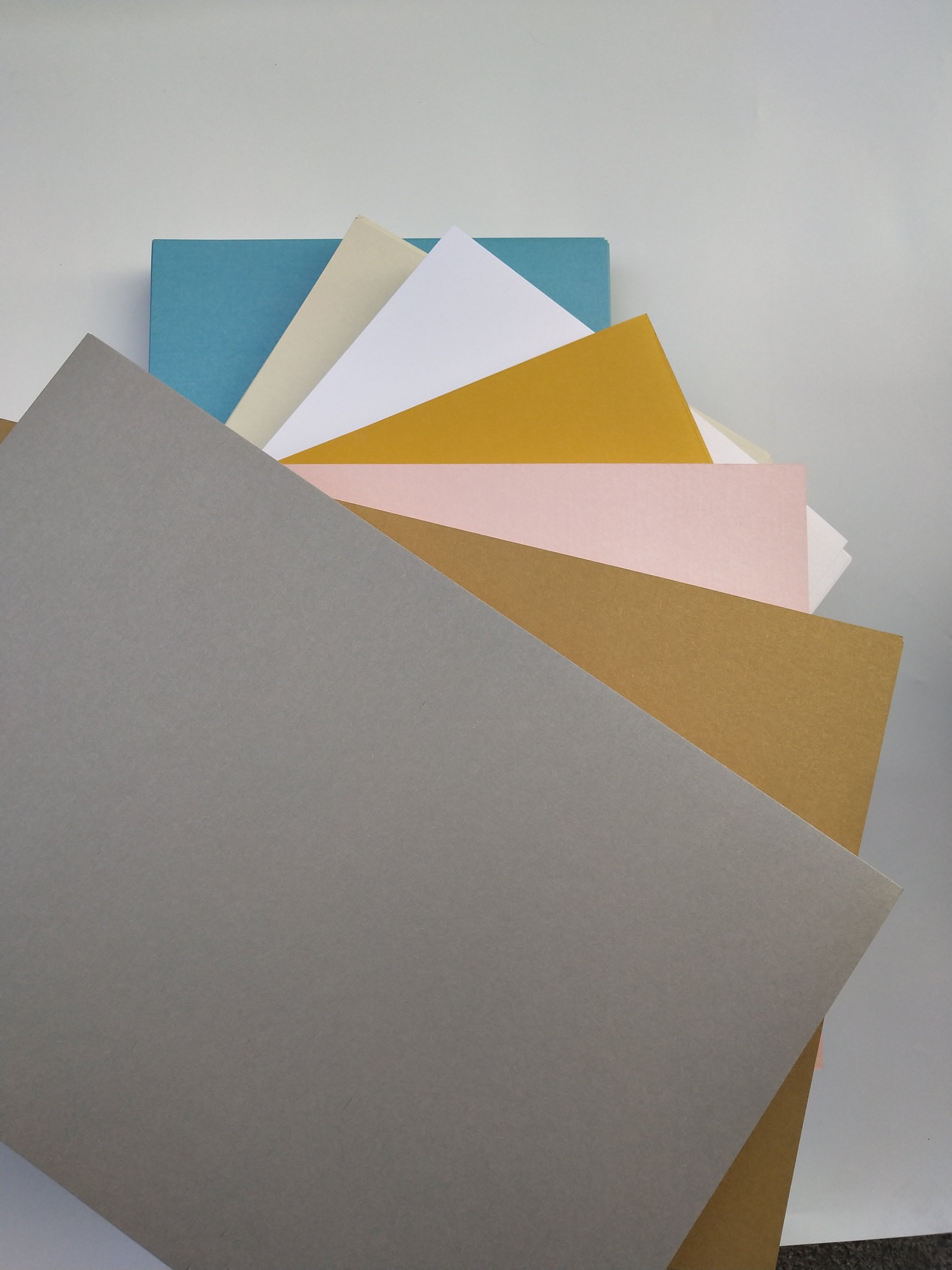 Double - sided pearl cardboard A4 250g color cardboard cardboard paper DIY handmade paper 100 sheets